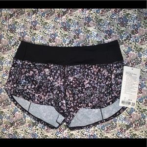 NWT Lululemon 2.5” Speed Up Shorts Sz 4